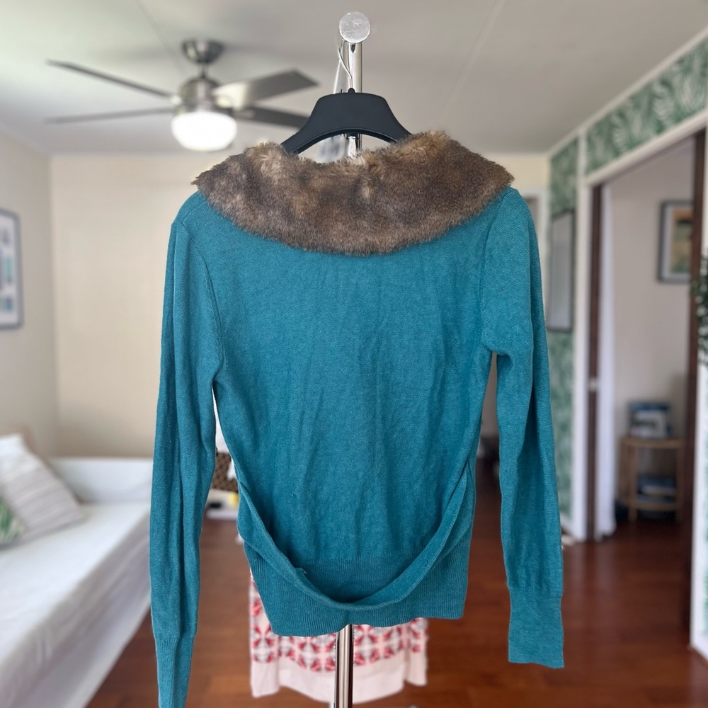 Cabi Tearoom Cardigan Teal Blue Green Fur V-Neck Long Sleeve 3018 Sz M - Picture 7 of 8